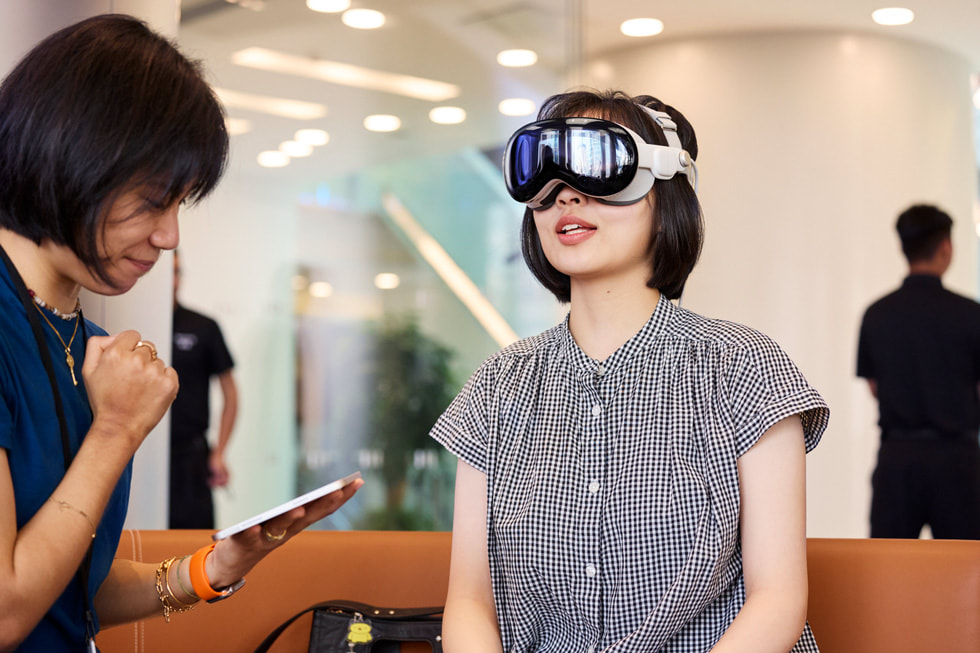 Apple’s Vision Pro May Feature Interchangeable Lenses for Enhanced User Experience