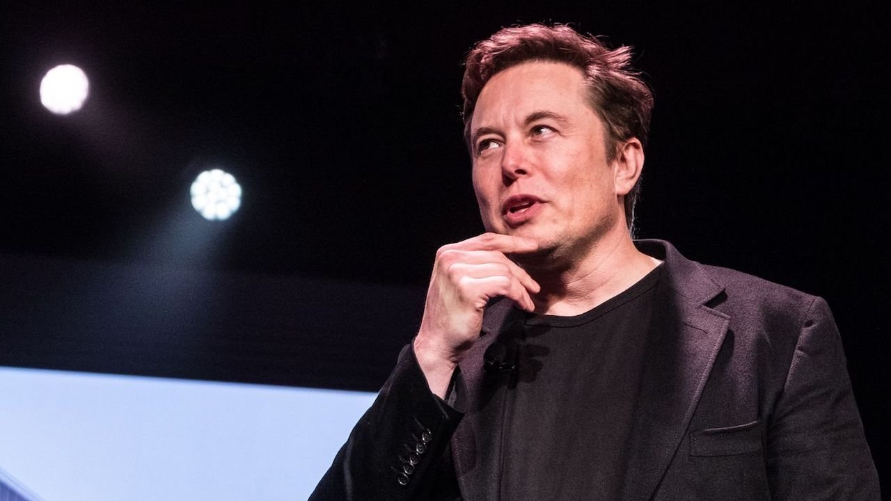 Apple Seeks Dismissal of Elon Musk’s Antitrust Lawsuit Over AI Partnerships