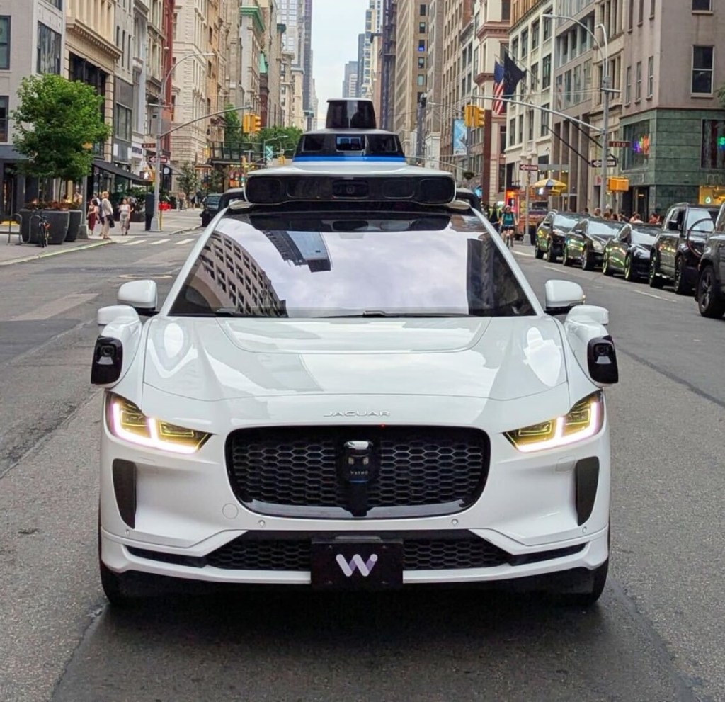 NHTSA Investigates Waymo Robotaxi for School Bus Safety Violation