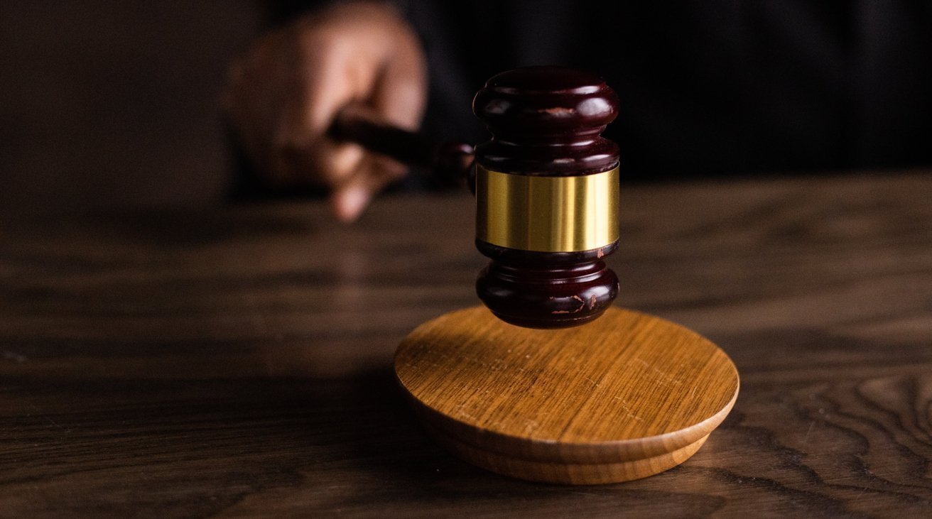 Apple and Amazon Demand $2 Million from Hagens Berman Over Alleged Legal Misconduct in Price-Fixing Case