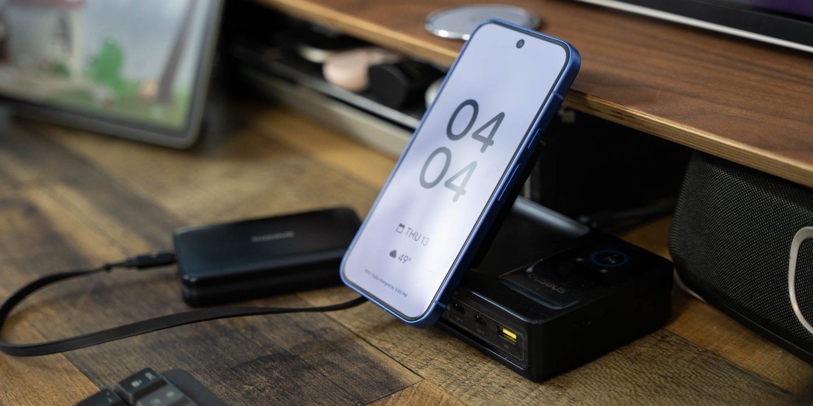 Baseus Nomos 5-in-1 Station Revolutionizes Pixel 10 Charging with Qi2 Tech