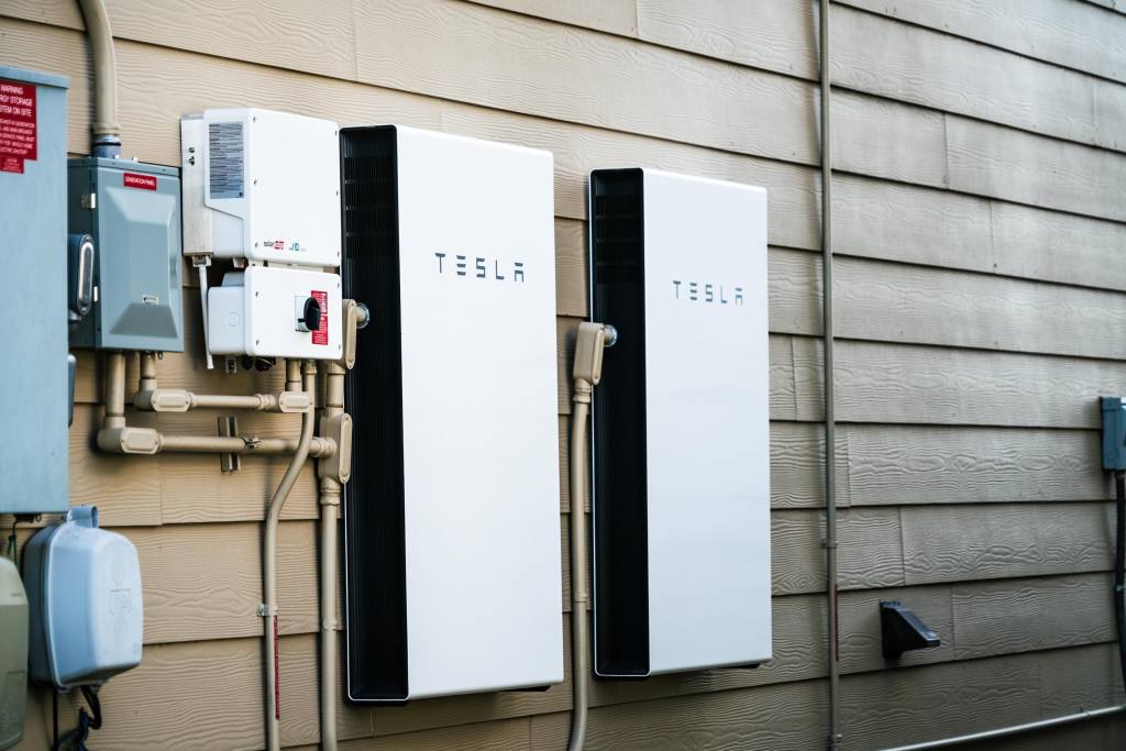 Tesla Recalls Over 10,000 Powerwall 2 Units in U.S. Due to Fire Risks