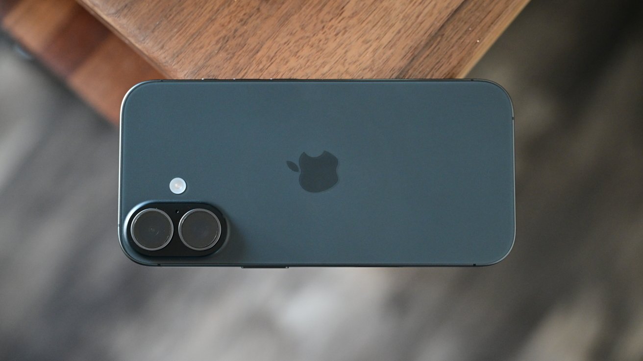 Citi Raises Apple Stock Target to $330 Amid Strong iPhone 17 Sales and AI Advances