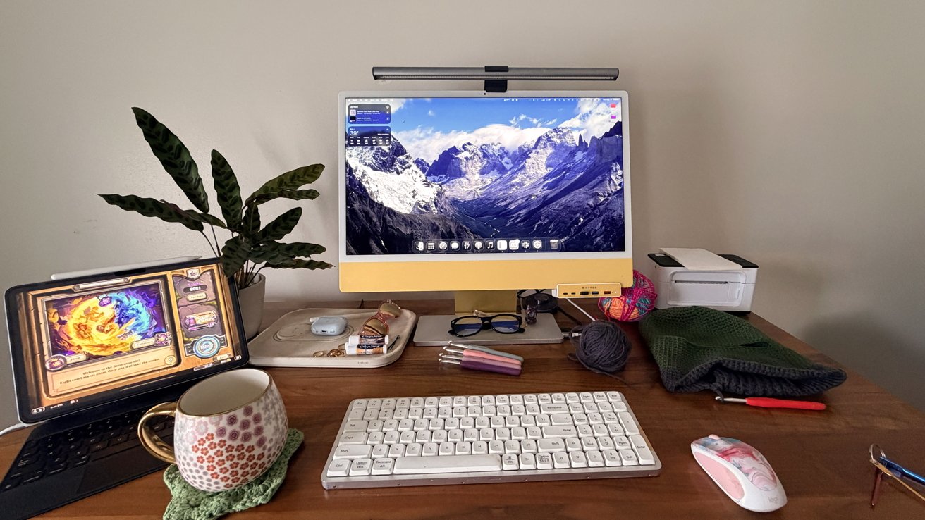 Amber Neely’s Minimalist Desk Setup Blends Functionality and Creativity