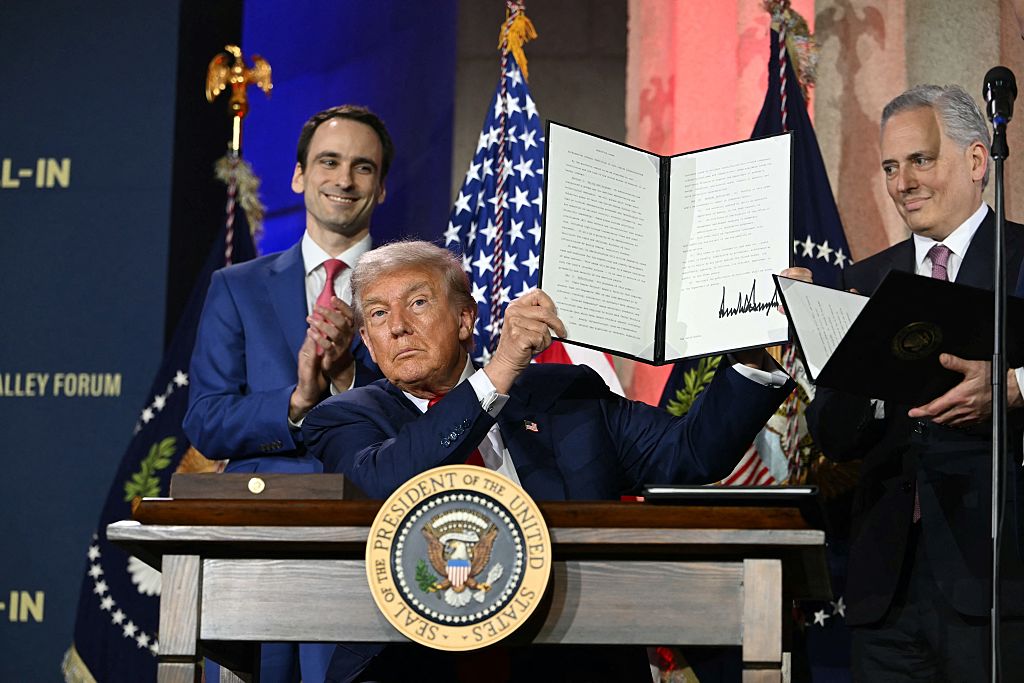 Trump Signs Executive Order to Unify AI Regulations, Sparking Startup Uncertainty and Potential State Challenges