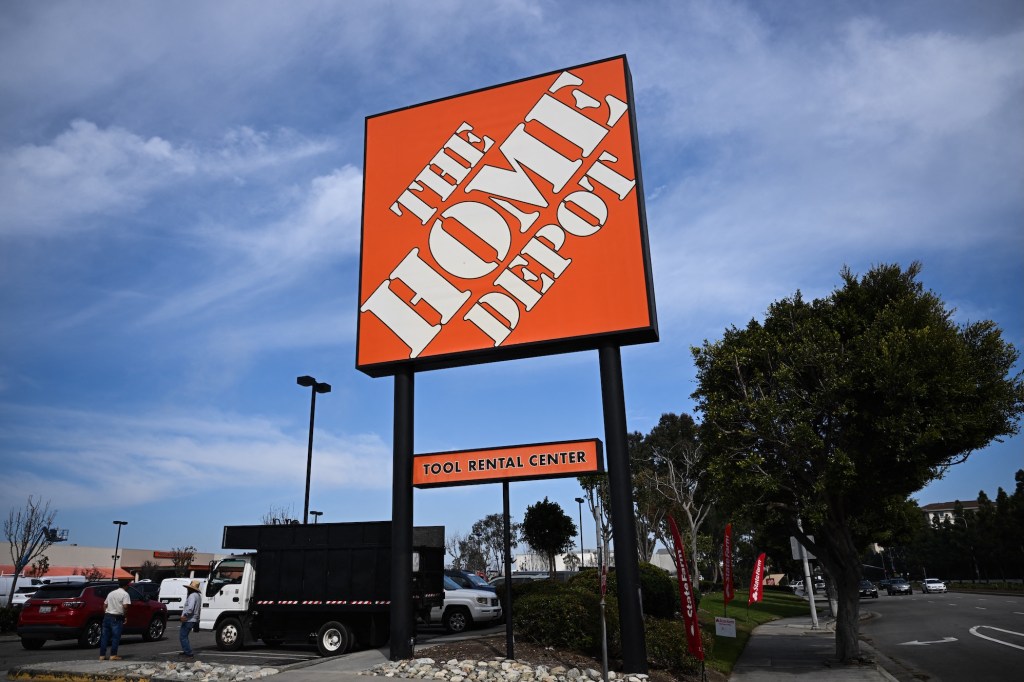 Home Depot Faces Criticism After Year-Long Internal Security Breach Exposed by Researcher