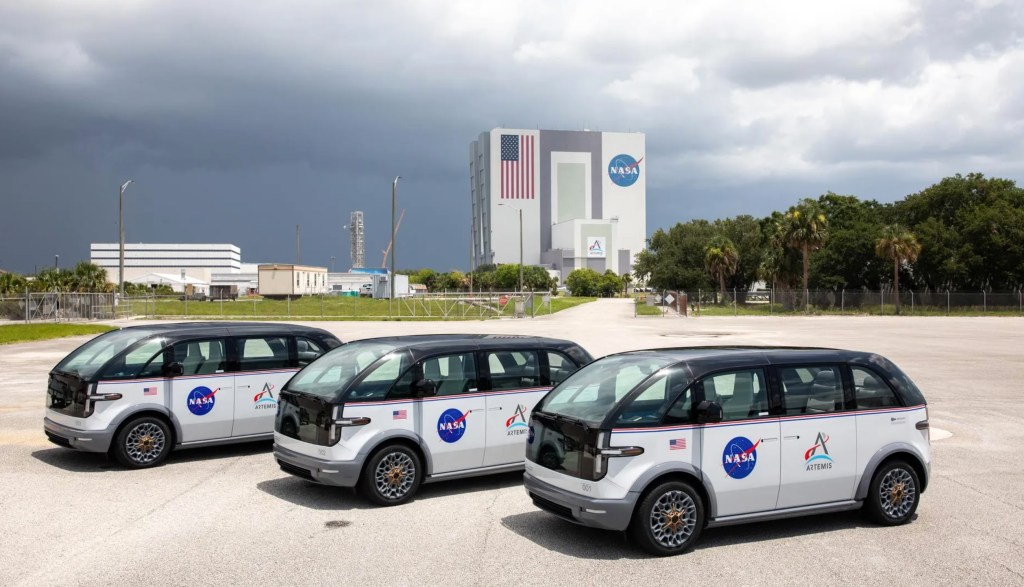 NASA and USPS Halt Use of Canoo EVs as Startup Faces Bankruptcy, Highlighting Challenges in Gov’t Fleet Electrification