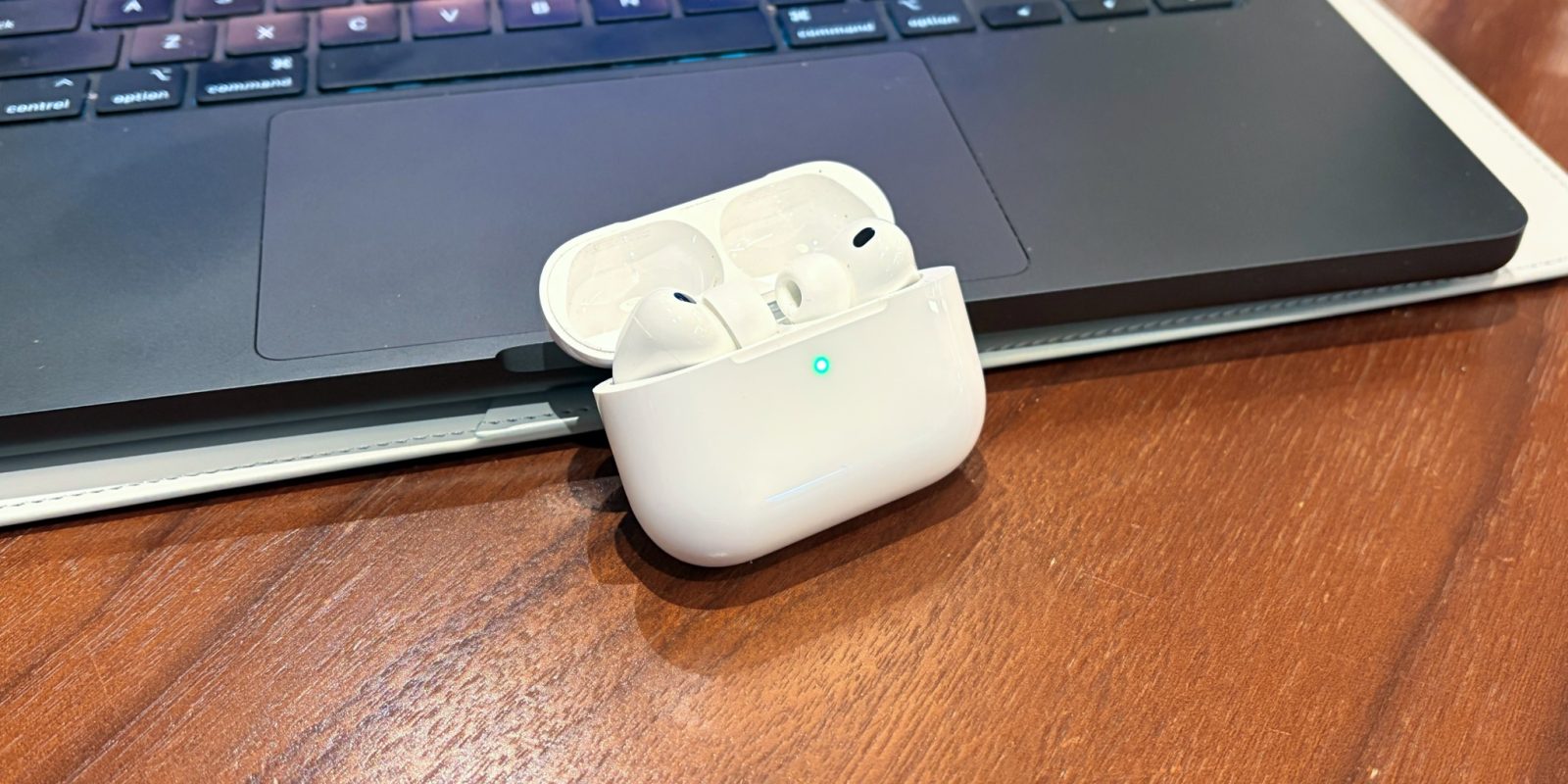 Apple Faces $230M Revenue Loss from AirPods Pro 3 Supply Shortages
