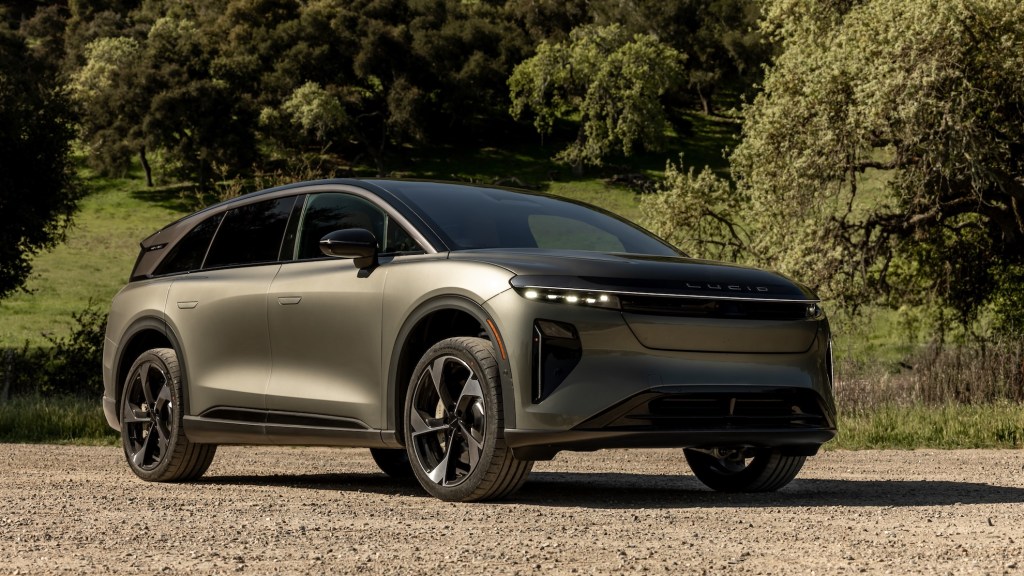 Lucid Motors Doubles EV Production in 2025, Overcomes Gravity SUV Challenges