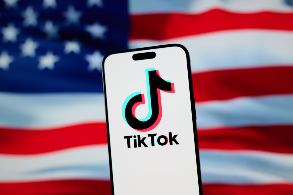 TikTok Works to Resolve U.S. Service Outage Amid Data Center Issues and Speculation