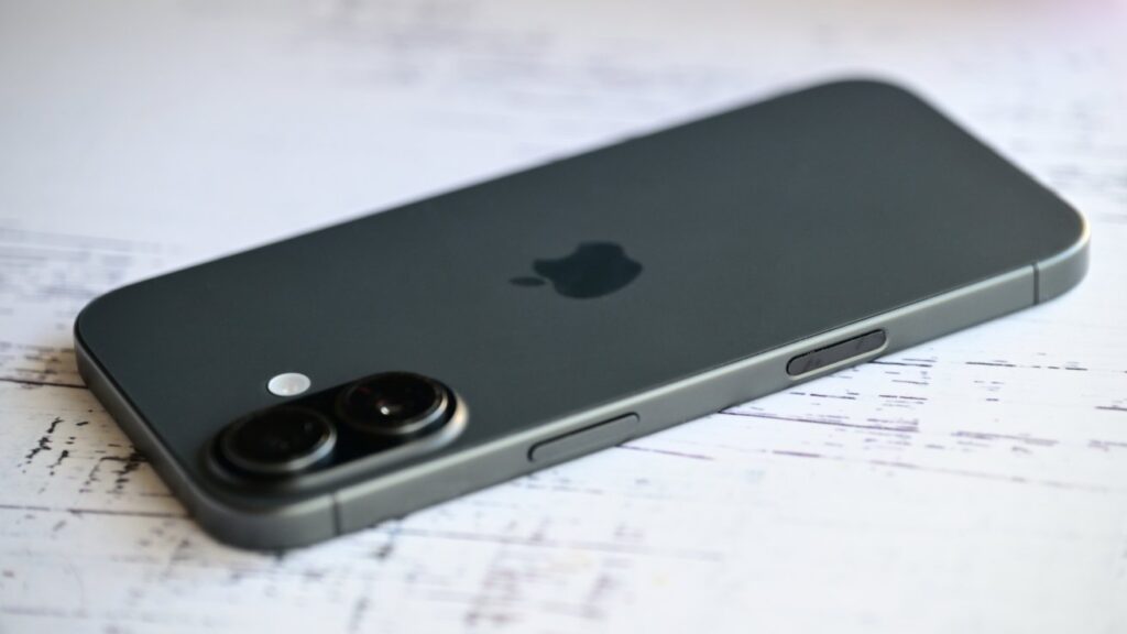 Apple Now Defaulting iPhones on iOS 26 to iOS 27 Update – The Daily ...