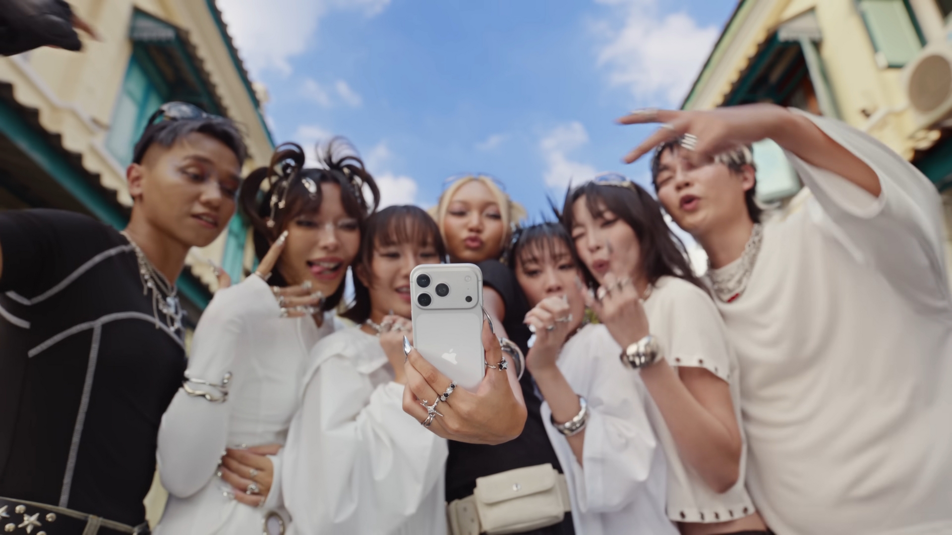 iPhone 17’s Center Stage Camera Revolutionizes Selfies with AI-Powered Framing and Square Sensor