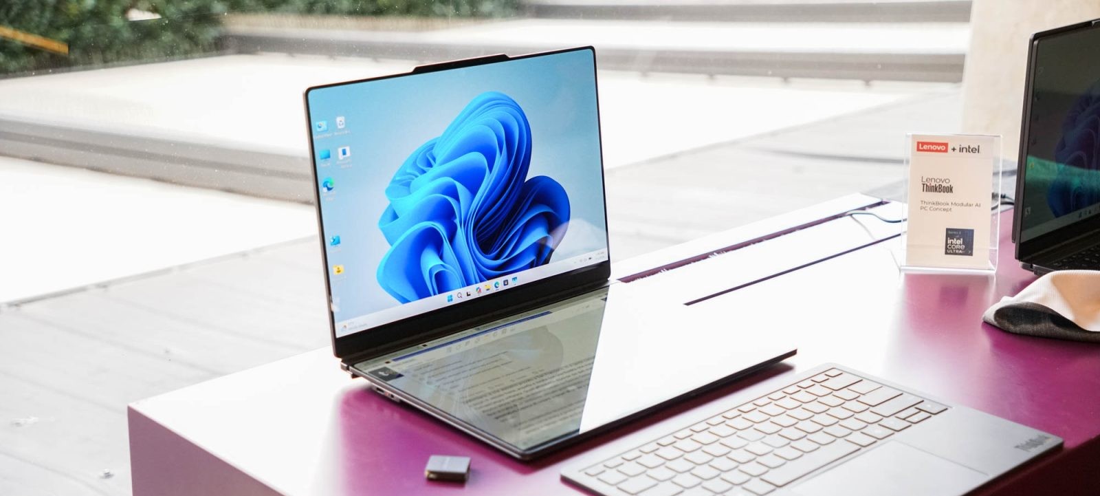 Lenovo Unveils Modular ThinkBook Concept with Transformative Display and Port Configurations