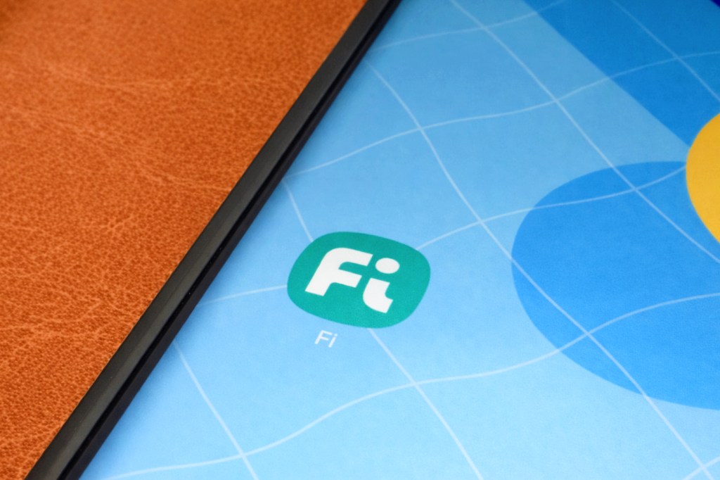 Neobank Fi Shifts Focus from Banking to AI and Deep Tech in Strategic Realignment