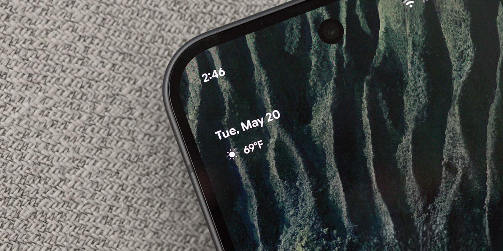 Google Enhances Pixel ‘At a Glance’ with Location-Based ‘Passes Nearby’ and ‘Restaurant Insights’ Features