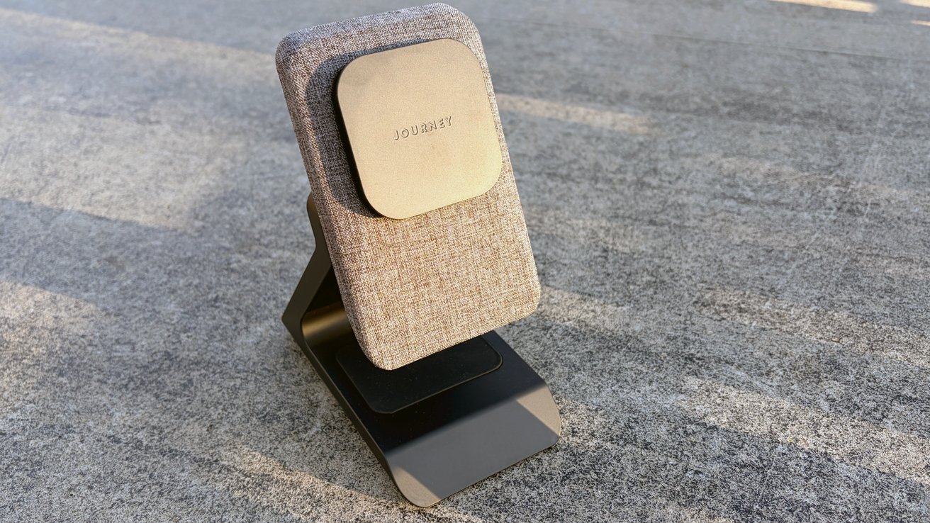 Journey Summit Ultra 3-in-1 Wireless Charger: Stylish, Efficient Solution for Apple Devices