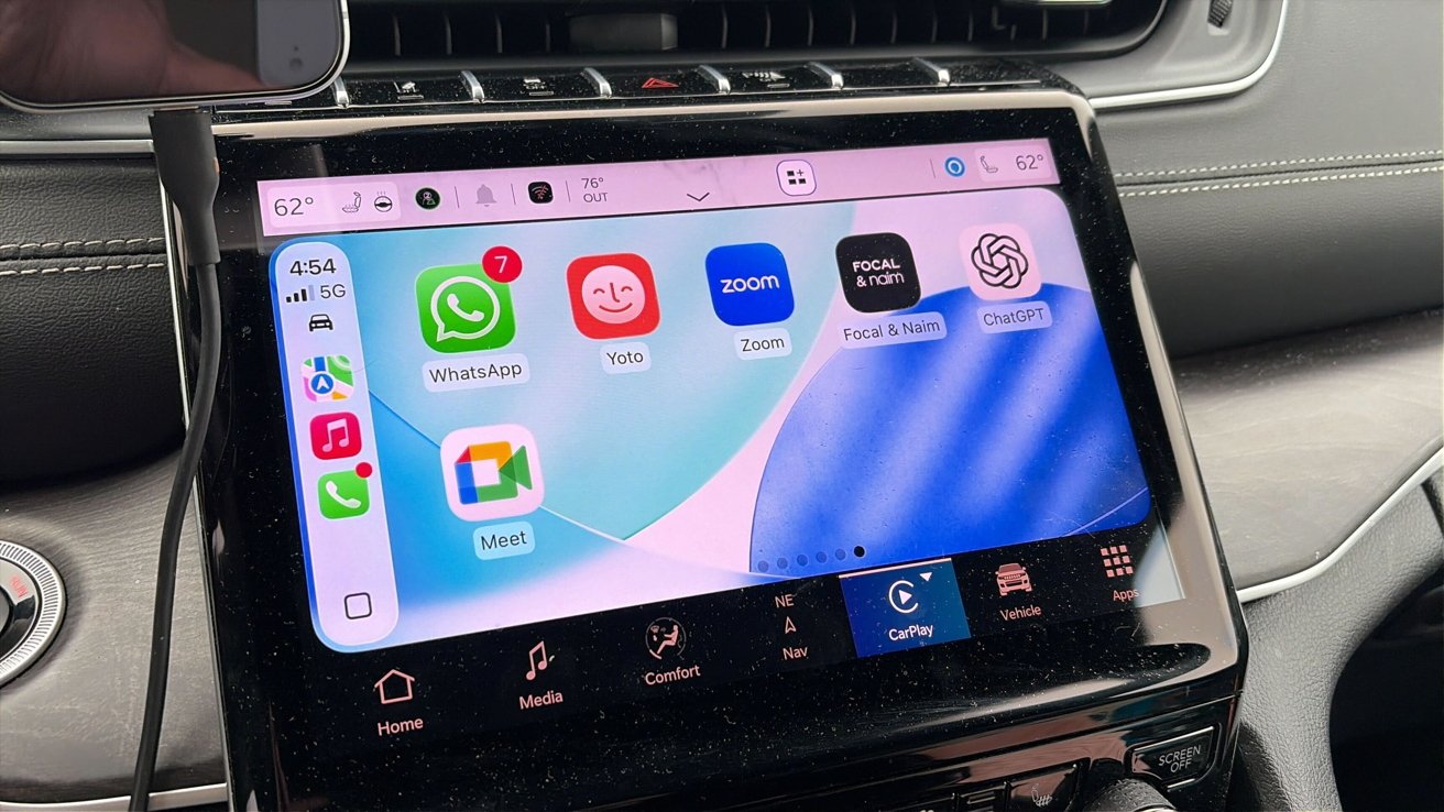 Apple’s iOS 26.4 Update Brings Hands-Free ChatGPT to CarPlay for Safer Driving