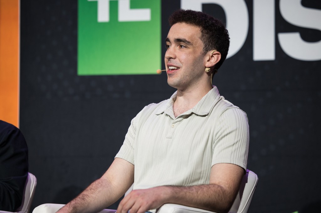 Fizz Surges in Saudi Arabia: Navigates Growth Amid Strict Regulations