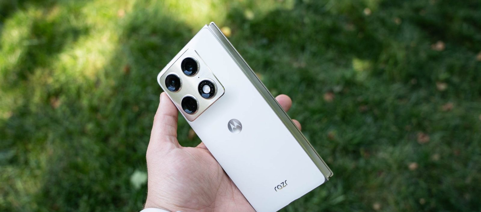 Motorola Phones Redirect Amazon App for Affiliate Gains; Ethics, Legal Concerns Arise
