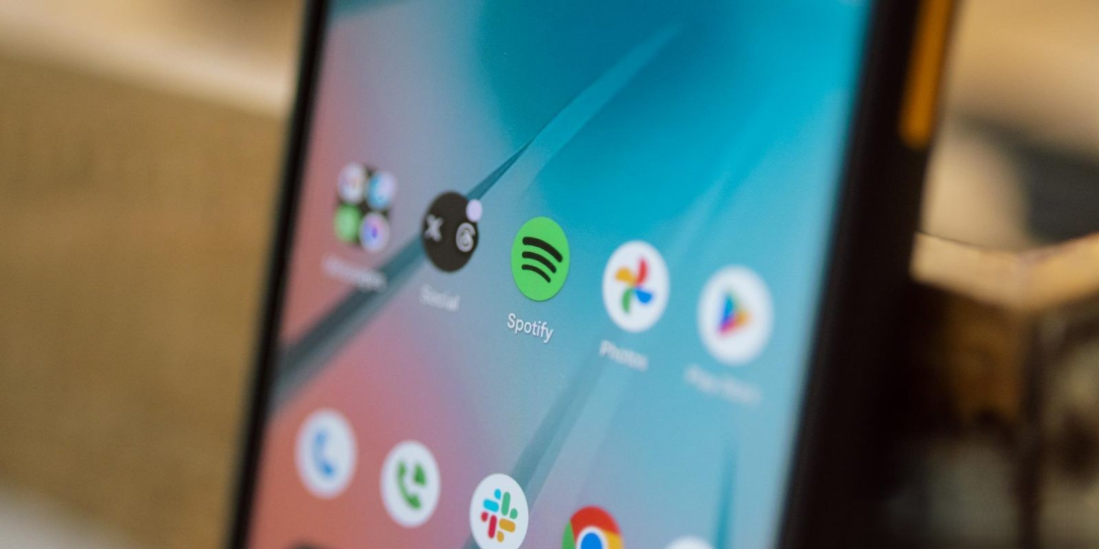 Spotify Android App Update: Playlist Folders, Reshuffle Feature, Enhanced Controls Debut for Premium Users
