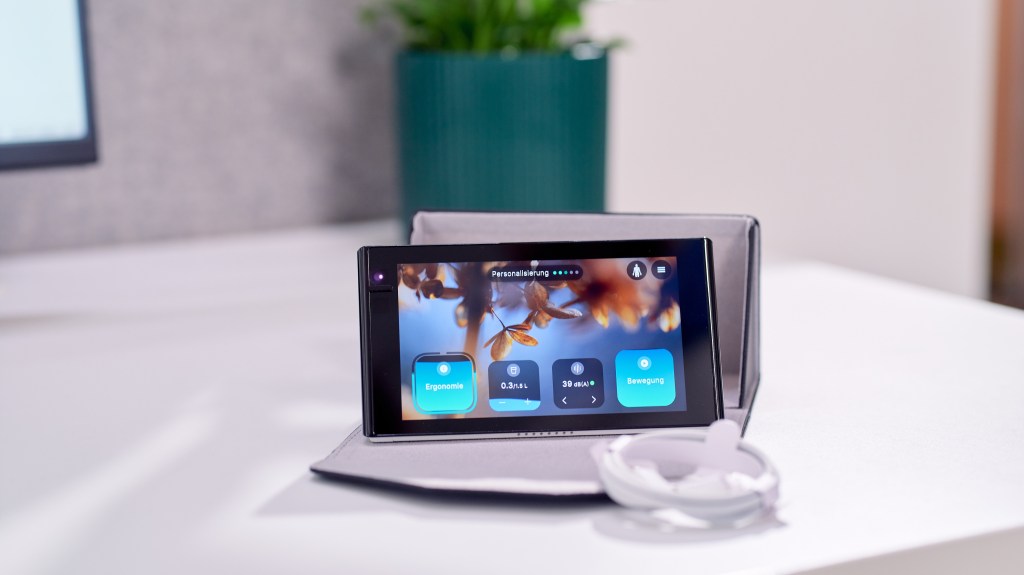 Isa: The Offline Desk Companion Revolutionizing Posture and Wellness