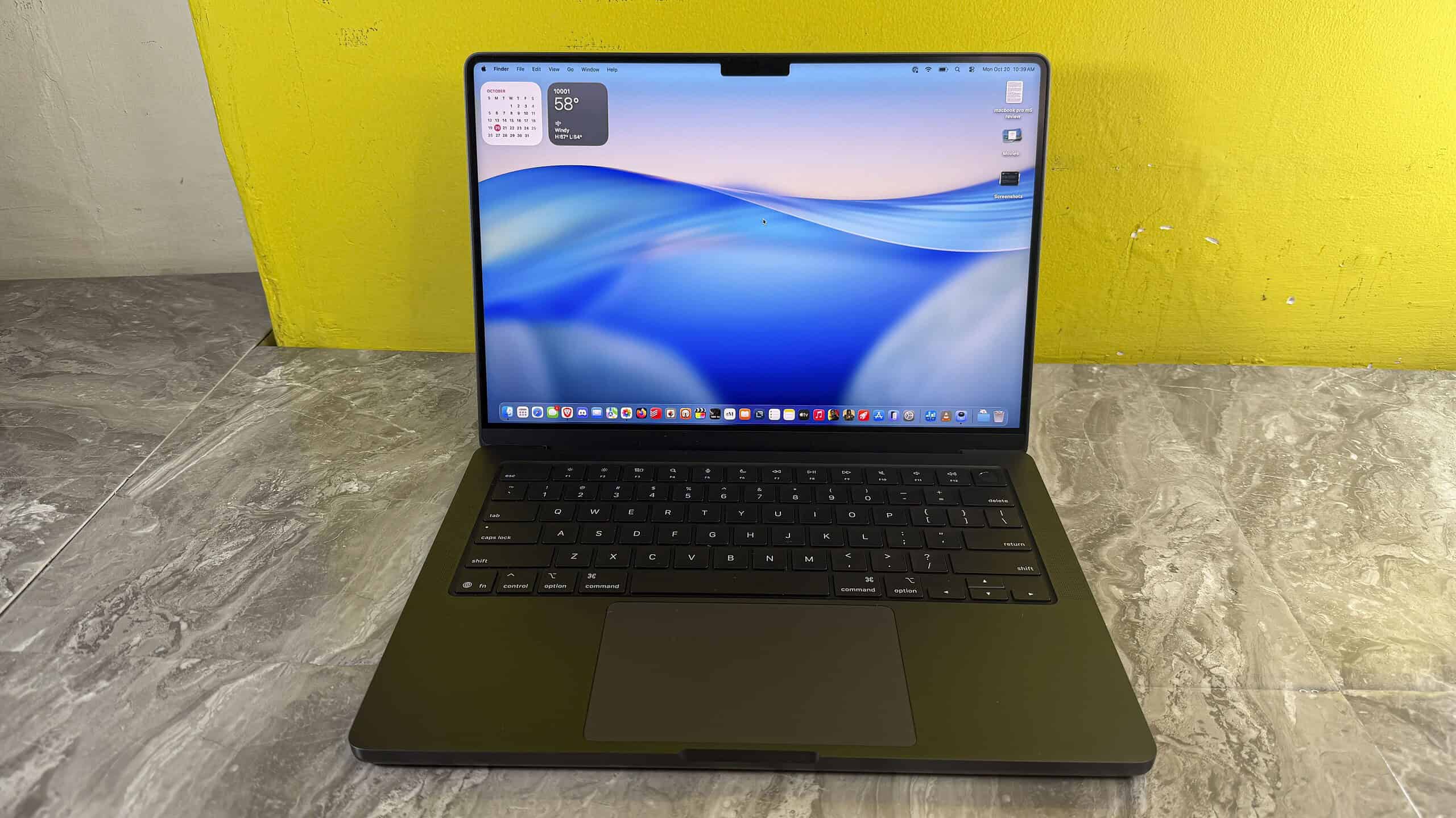 Apple’s OLED MacBook Pro Set for Timely Launch as Samsung Surmounts Production Challenges