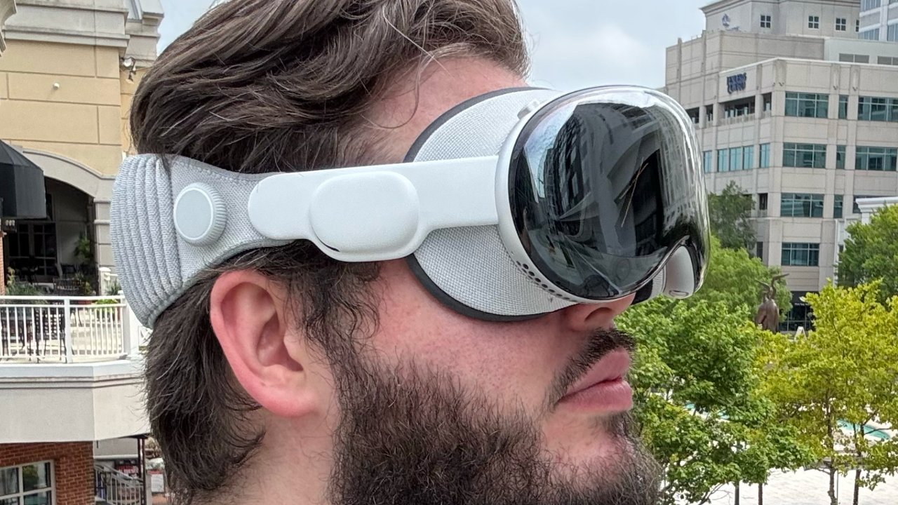 Apple’s Vision Pro Revamp: Lighter, Cheaper Vision Air Headset Delayed Until 2028 Amid Smart Glasses Focus