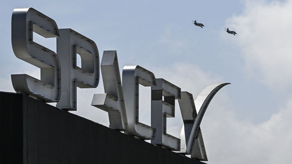SpaceX’s IPO Filing Sparks Speculation Over Major Equity Issuances and Potential Tesla Merger